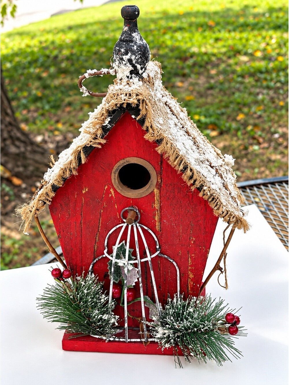 Red Wood Bird House Burlap Roof Metal Wire Hinged Door Freestanding 10 in